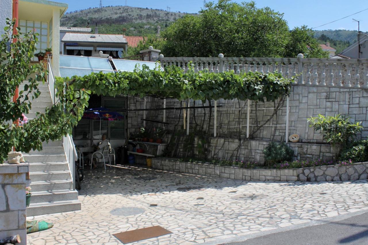 Apartments With A Parking Space Senj - 5572 Exterior photo